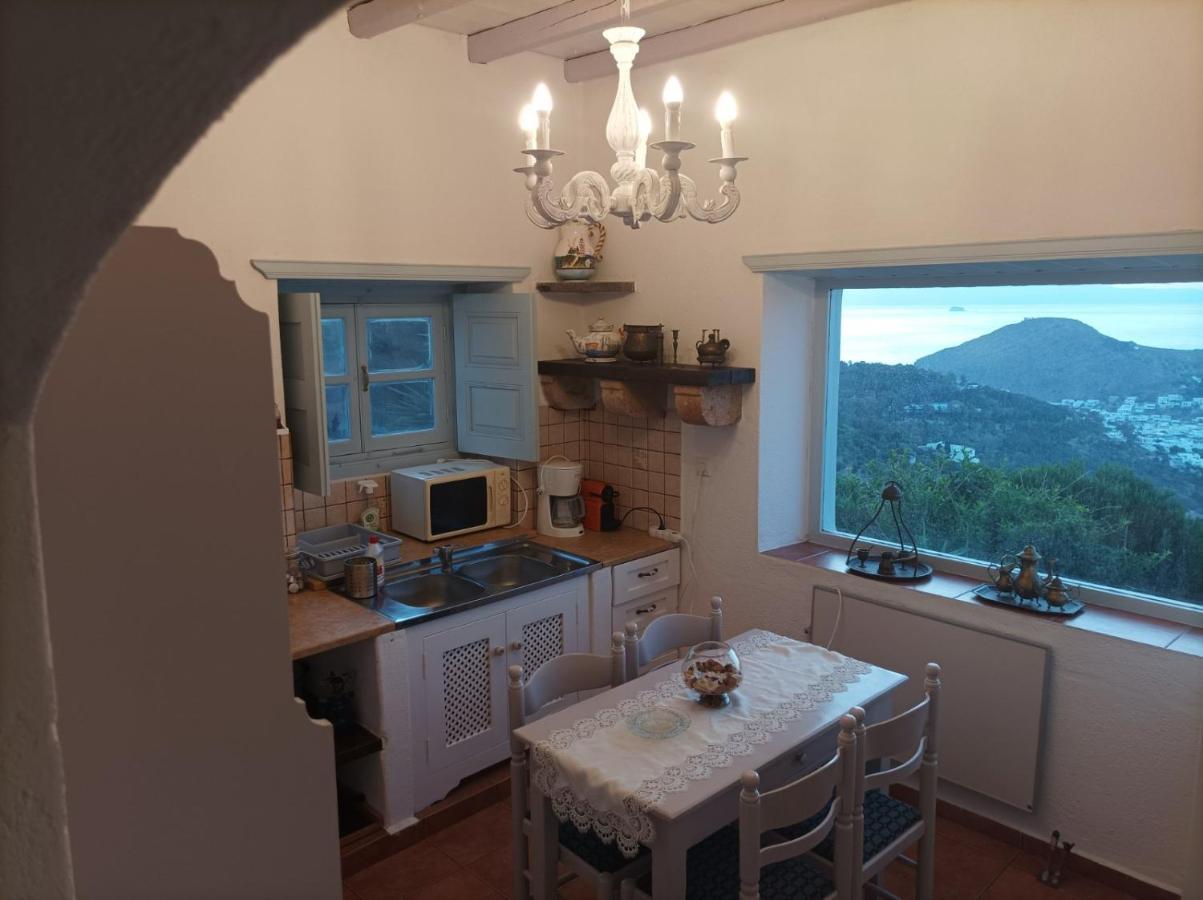 Patmos Chora traditional villa Genadio Exterior foto